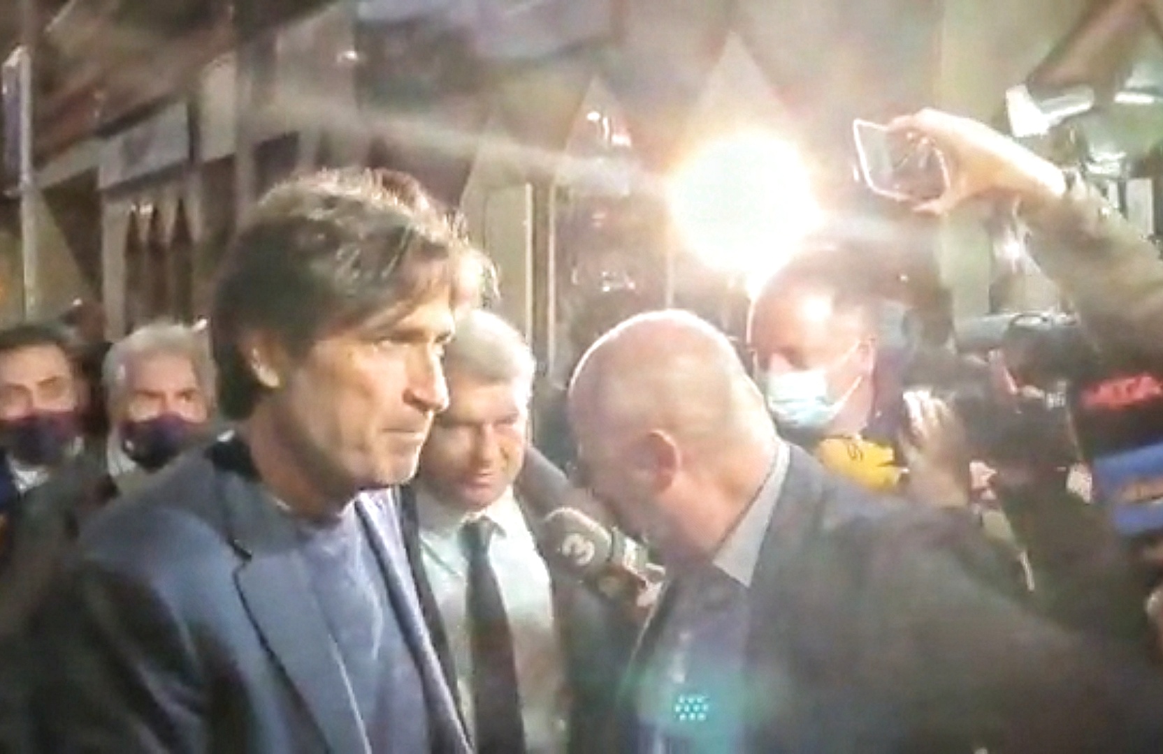 El presidente del Barcelona visita la peña barcelonista de Marín