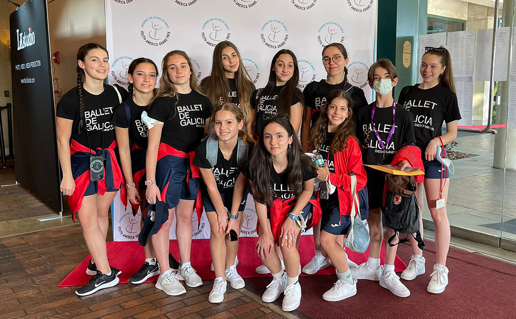 Diego Landín se muestra muy satisfecho de la actuación de los once componentes del Ballet de Galicia